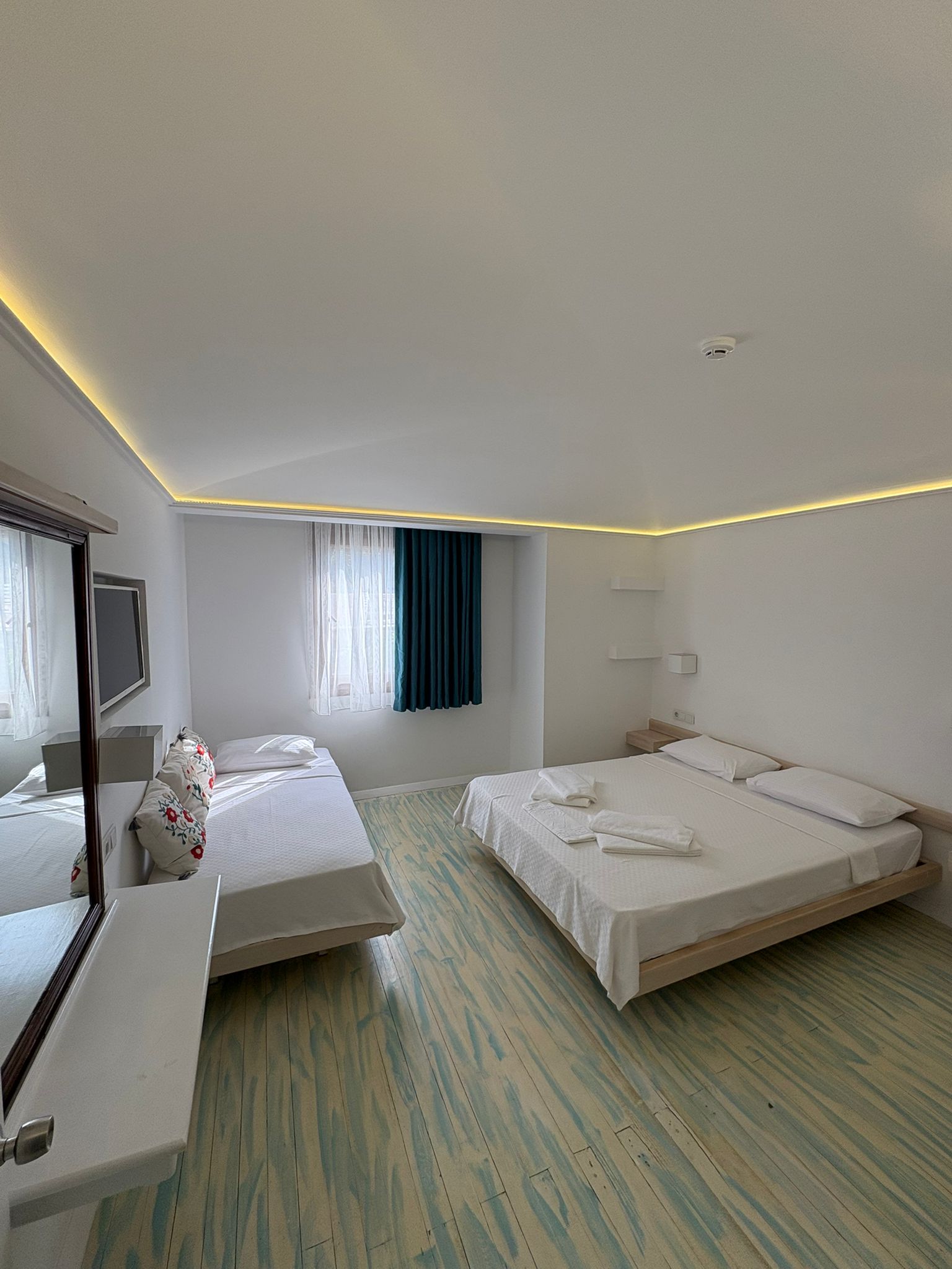 Lefkofris-Otel-Bozcaada-Standart-Odalar (1)