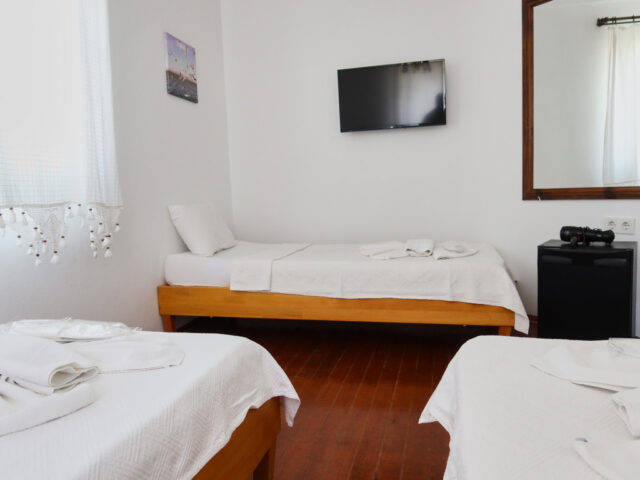 Lefkofris-Otel-Bozcaada-Standart-Odalar (12)