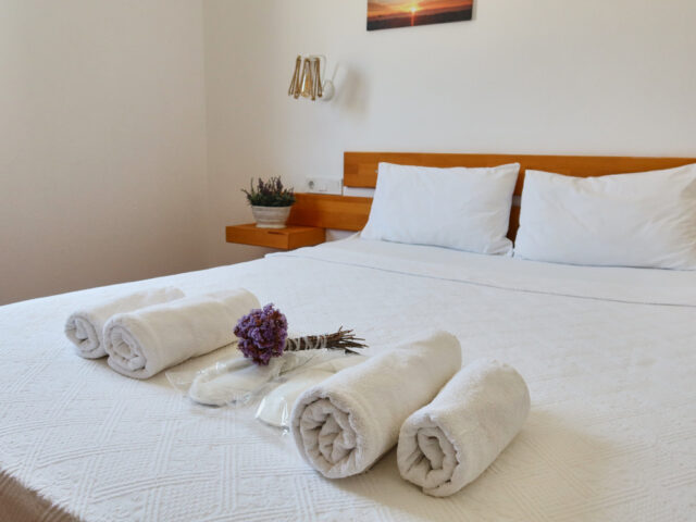 Lefkofris-Otel-Bozcaada-Standart-Odalar (13)