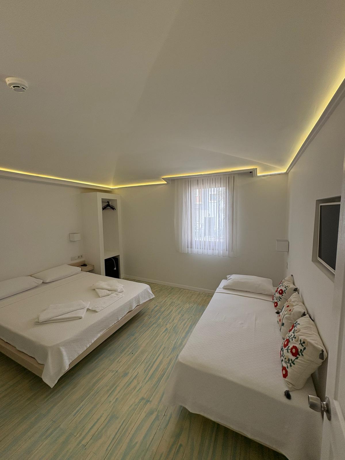 Lefkofris-Otel-Bozcaada-Standart-Odalar (3)