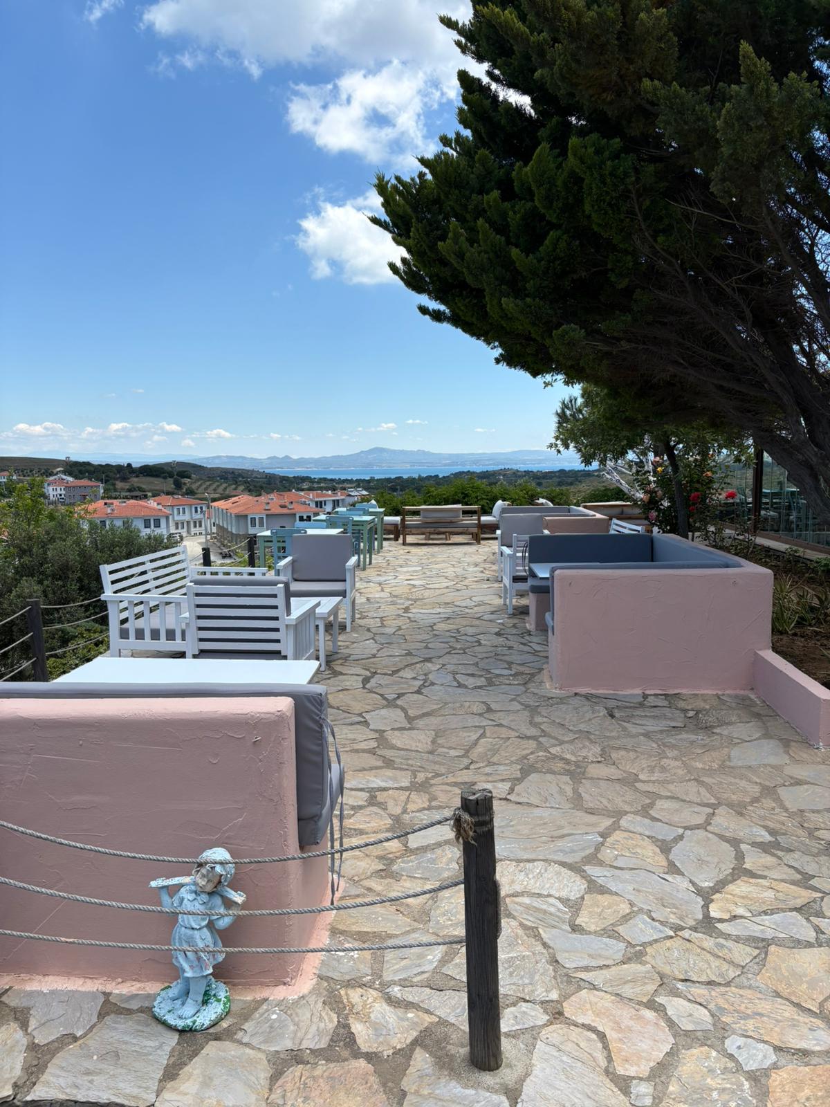 Lefkofris-Otel-Bozcaada-bahce (9)